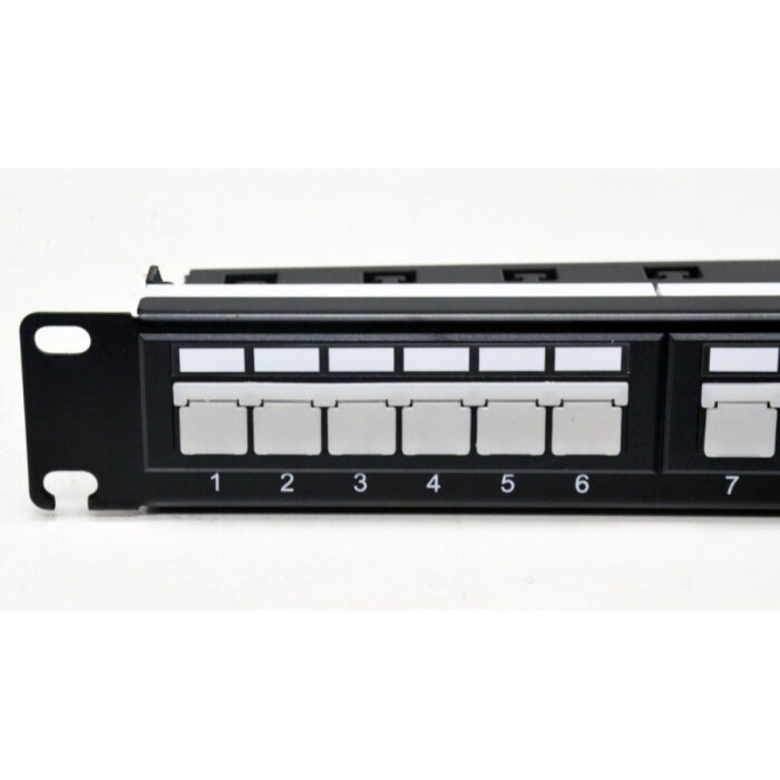 Патч-панель CMS 19" 24xRJ-45 UTP, кат. 6a з організатором кабелю і пластиковими шторками - Зображення 4