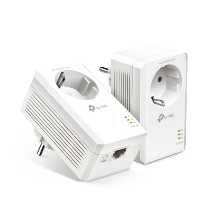 Комплект адаптерів TP-Link Powerline TL-PA7017P KIT із вбудованою розеткою